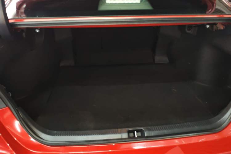 Used Toyota Camry 2019 2.0S FENGSHANG Version China VI Standard Trunk