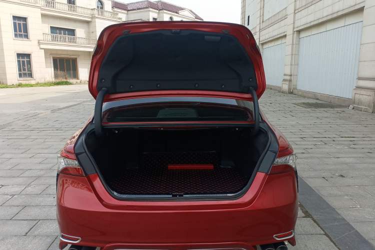 Used Toyota Camry 2019 2.5S FENGSHANG Version China VI Standard Trunk