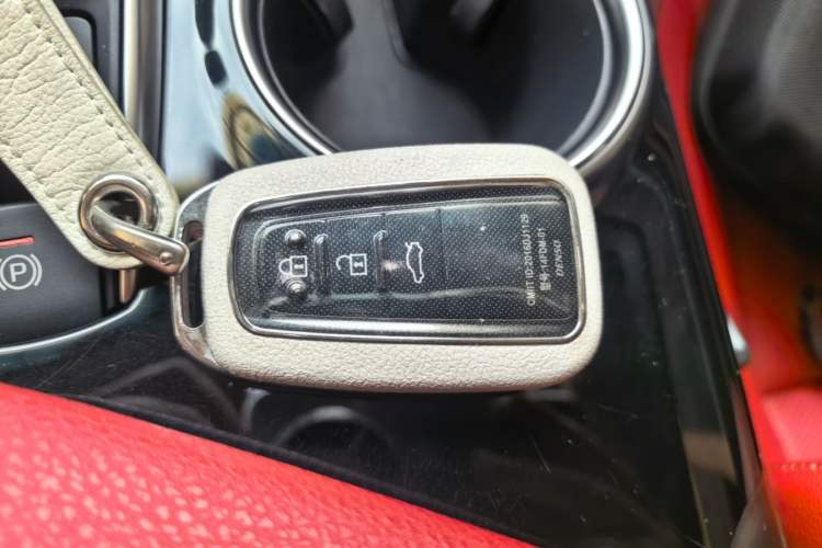 Used Toyota Camry 2019 2.5S FENGSHANG Version China VI Standard Vehicle Key