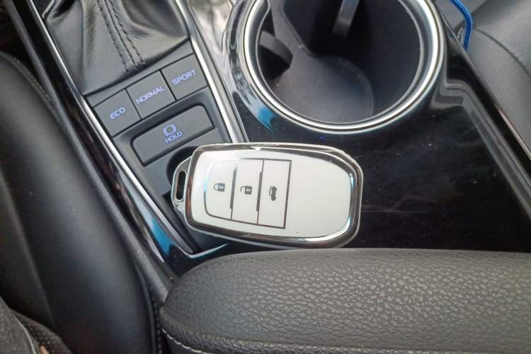 Used Toyota Camry 2019 2.5S FENGSHANG Version China VI Standard Vehicle Key