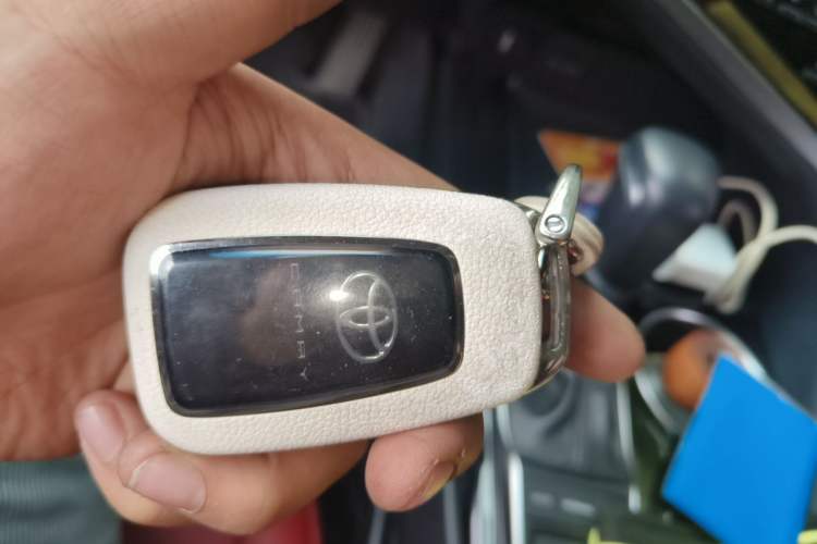 Used Toyota Camry 2019 2.5S FENGSHANG Version China VI Standard Vehicle Key