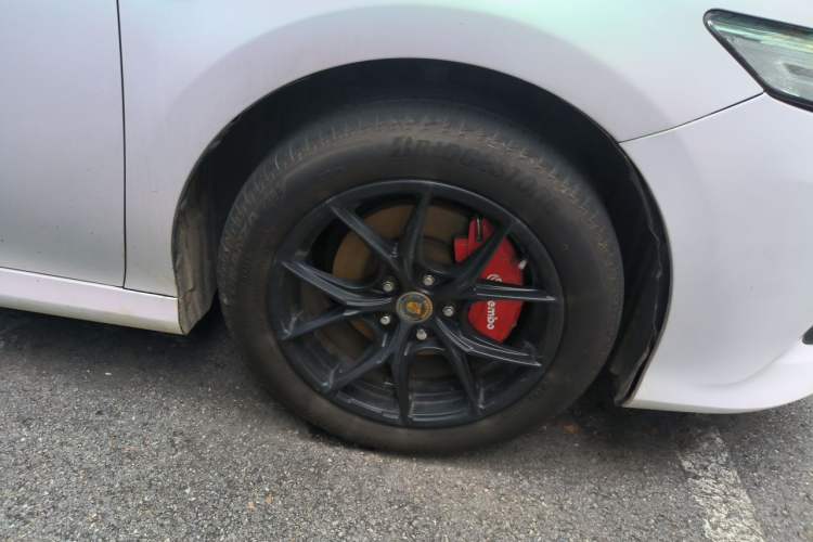 Used Toyota Camry 2019 Revised Version 2.0G Luxury Edition Right Front Wheel Hub
