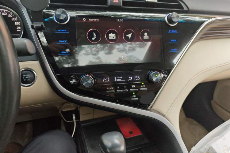 Used Toyota Camry 2019 Revised Version 2.0G Luxury Edition Audio And AC Panel