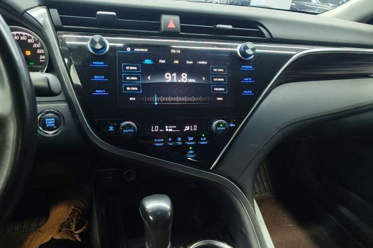 Used Toyota Camry 2019 2.5G Luxury Edition China VI Standard Audio And AC Panel