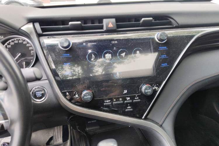 Used Toyota Camry 2019 2.0G Luxury Edition China VI Standard Audio And AC Panel