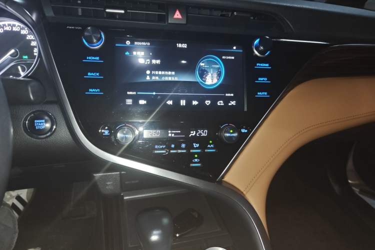 Used Toyota Camry 2019 Revised Version 2.0G Luxury Edition Audio And AC Panel
