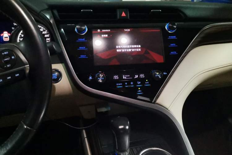Used Toyota Camry 2019 2.0G Luxury Edition China VI Standard Audio And AC Panel