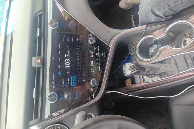 Used Toyota Camry 2019 Revised Version 2.0G Luxury Edition Audio And AC Panel