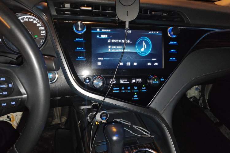 Used Toyota Camry 2019 2.0G Luxury Edition China VI Standard Audio And AC Panel