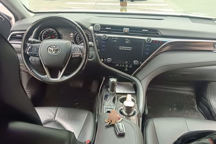 Used Toyota Camry 2019 2.5G Luxury Edition China VI Standard Center Console