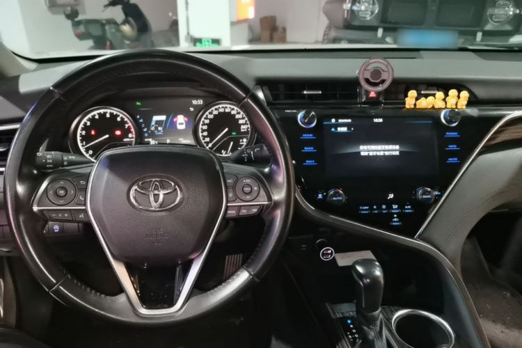Used Toyota Camry 2019 2.5G Luxury Edition China VI Standard Center Console