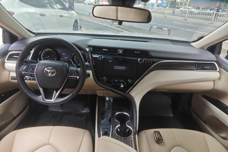 Used Toyota Camry 2019 2.0G Luxury Edition China VI Standard Center Console