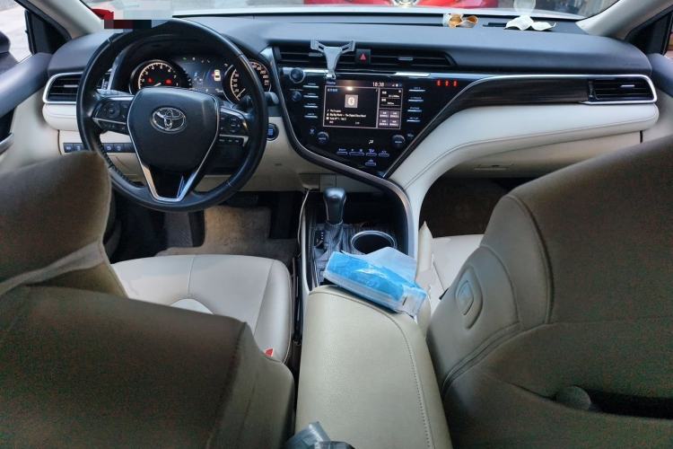 Used Toyota Camry 2019 2.5G Luxury Edition China VI Standard Center Console