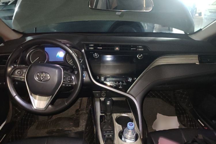 Used Toyota Camry 2019 Dual-Engine 2.5 HG Luxury Edition China VI Standard Center Console