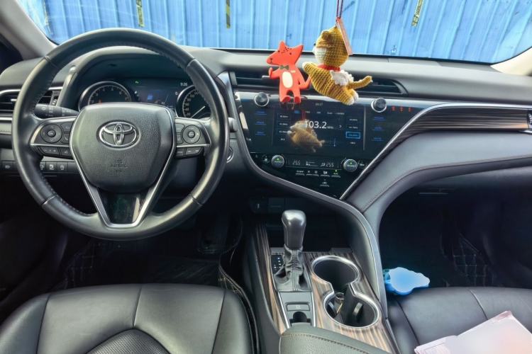 Used Toyota Camry 2019 2.0G Luxury Edition China VI Standard Center Console