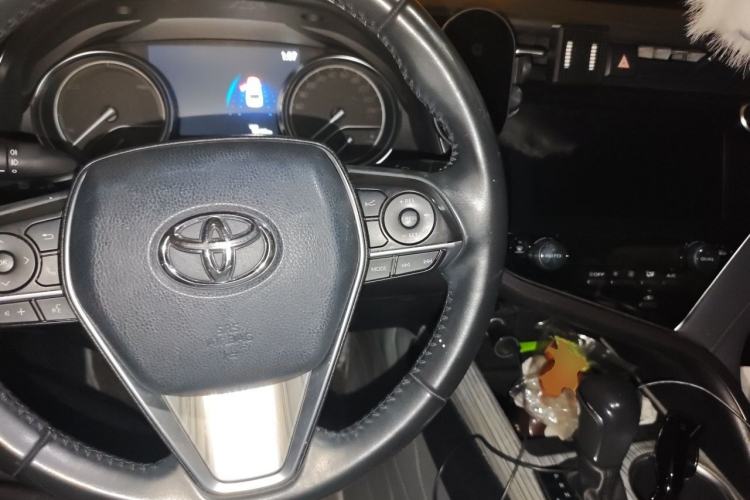 Used Toyota Camry 2019 Dual-Engine 2.5 HG Luxury Edition China V Standard Center Console