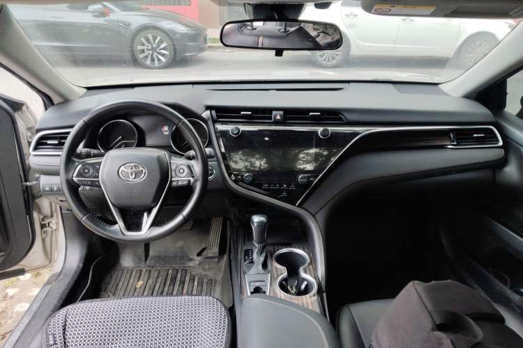 Used Toyota Camry 2019 2.0G Luxury Edition China VI Standard Center Console