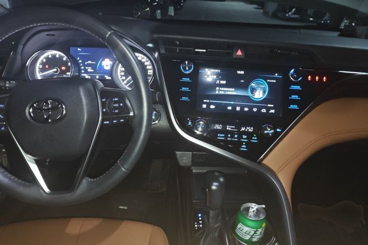 Used Toyota Camry 2019 Revised Version 2.0G Luxury Edition Center Console
