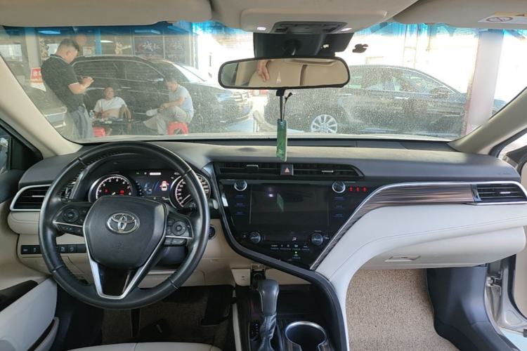 Used Toyota Camry 2019 2.5G Luxury Edition China VI Standard Center Console