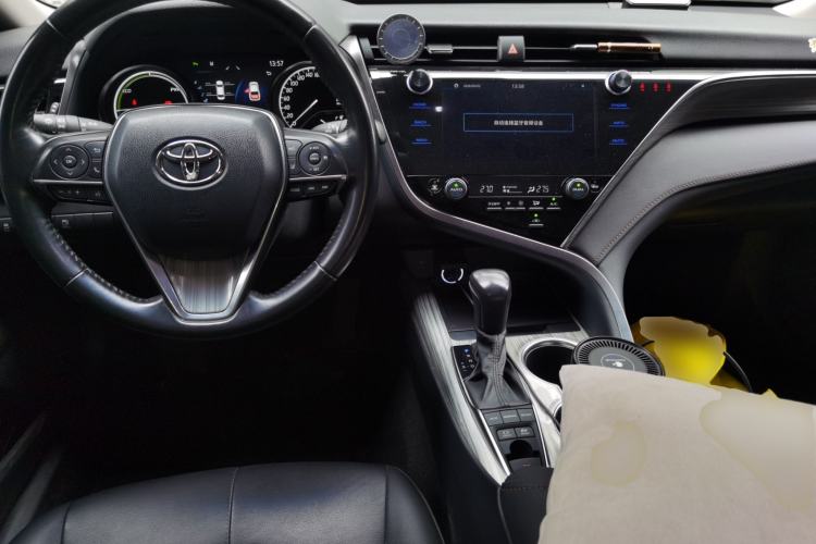 Used Toyota Camry 2019 Revised Version Dual-Engine 2.5 HG Luxury Edition Center Console