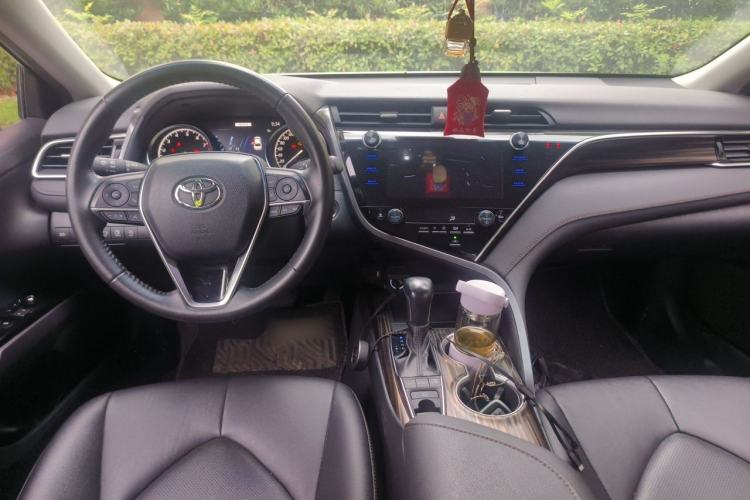 Used Toyota Camry 2019 2.5G Luxury Edition China VI Standard Center Console