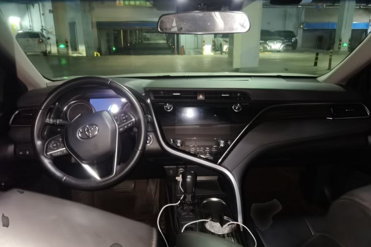 Used Toyota Camry 2019 Revised Version 2.0G Luxury Edition Center Console