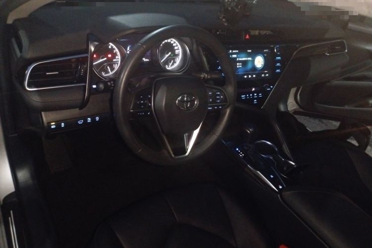 Used Toyota Camry 2019 Revised Version 2.0G Luxury Edition Center Console