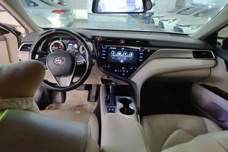 Used Toyota Camry 2019 Dual-Engine 2.5 HG Luxury Edition China VI Standard Center Console