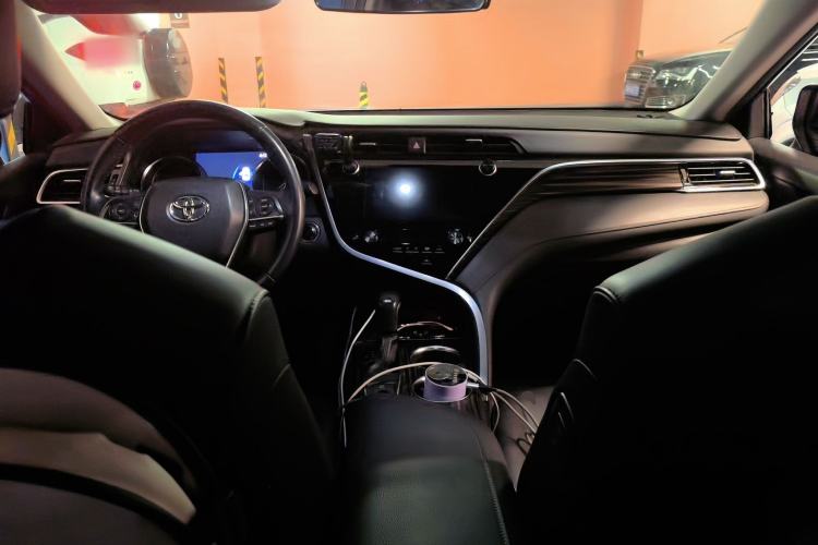 Used Toyota Camry 2019 2.0G Luxury Edition China VI Standard Center Console