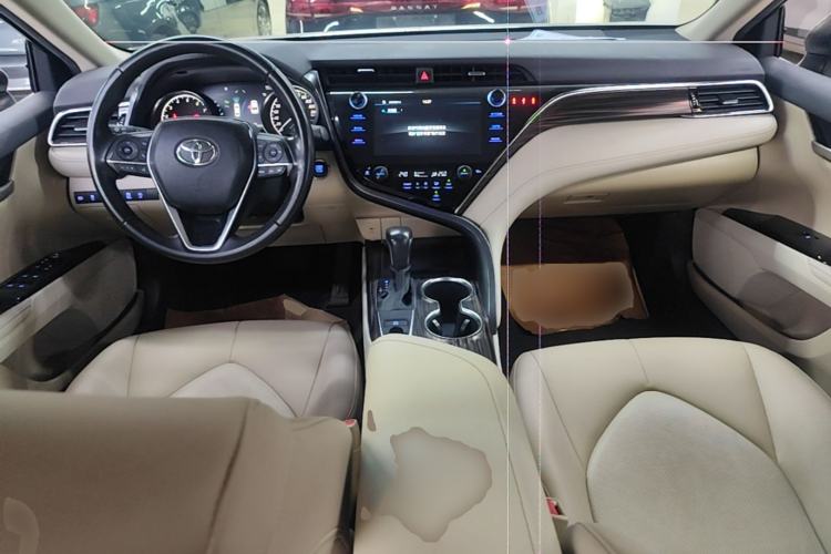 Used Toyota Camry 2019 2.0G Luxury Edition China VI Standard Center Console