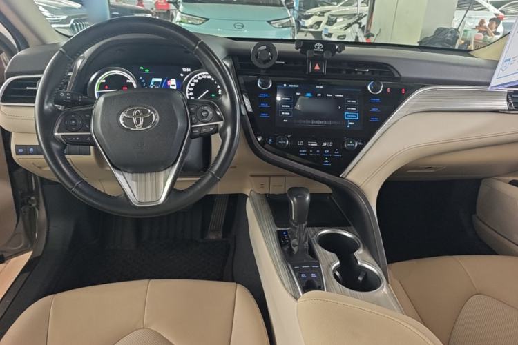 Used Toyota Camry 2019 Dual-Engine 2.5 HG Luxury Edition China VI Standard Center Console