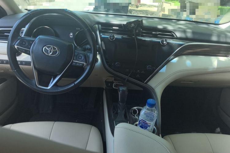 Used Toyota Camry 2019 2.5G Luxury Edition China VI Standard Center Console