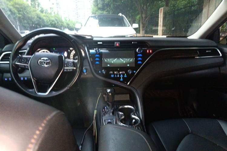 Used Toyota Camry 2019 2.0G Luxury Edition China V Standard Center Console