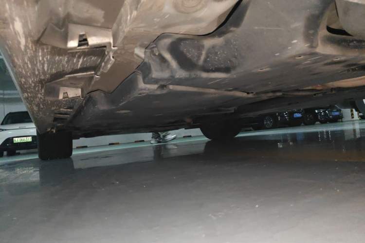 Used Toyota Camry 2019 Dual-Engine 2.5 HG Luxury Edition China VI Standard Chassis Rear Left