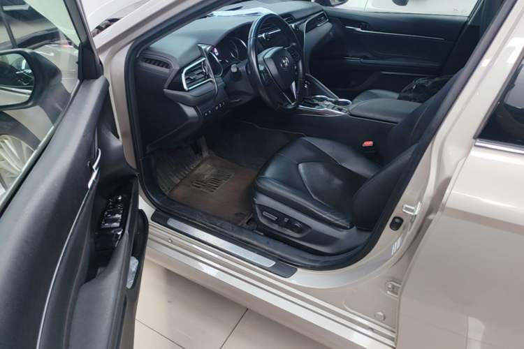 Used Toyota Camry 2019 2.5G Luxury Edition China VI Standard Driver Seat