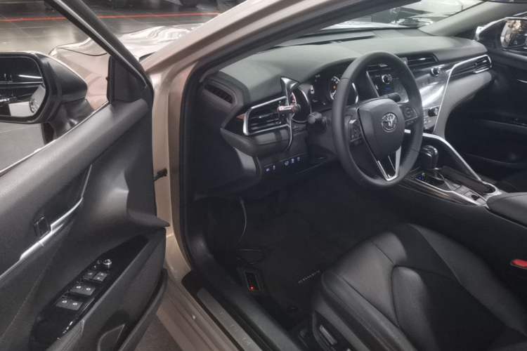 Used Toyota Camry 2019 2.5G Luxury Edition China VI Standard Driver Seat