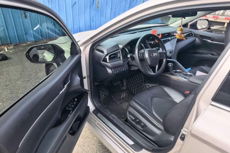 Used Toyota Camry 2019 2.0G Luxury Edition China VI Standard Driver Seat