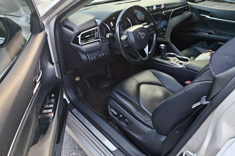 Used Toyota Camry 2019 2.0G Luxury Edition China VI Standard Driver Seat