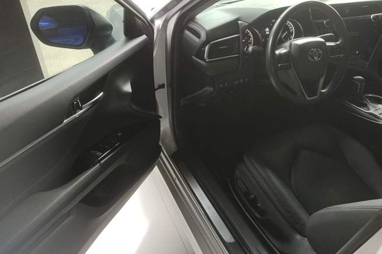 Used Toyota Camry 2019 2.5G Luxury Edition China VI Standard Driver Seat