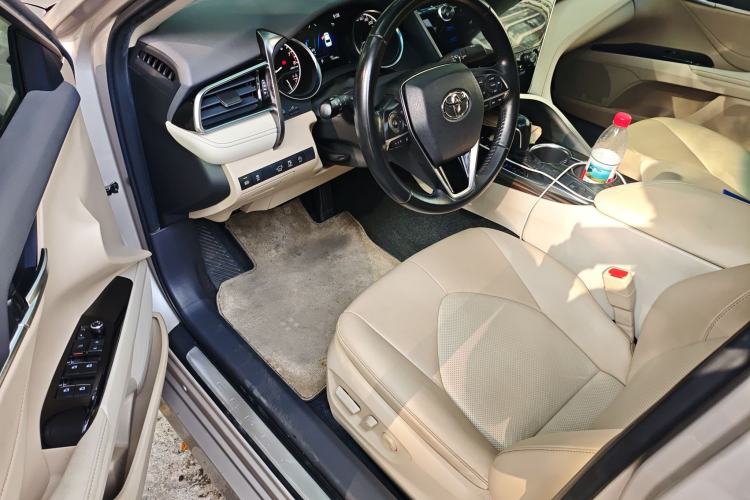 Used Toyota Camry 2019 2.0G Luxury Edition China VI Standard Driver Seat