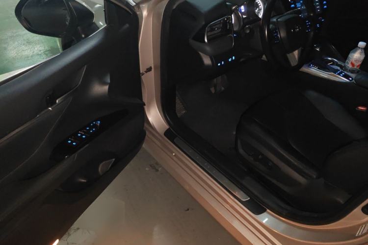 Used Toyota Camry 2019 Dual-Engine 2.5 HG Luxury Edition China VI Standard Driver Seat