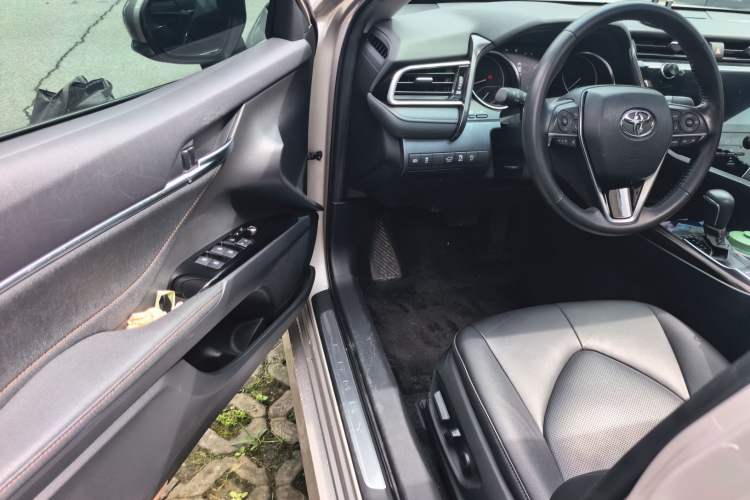 Used Toyota Camry 2019 2.5G Luxury Edition China VI Standard Driver Seat