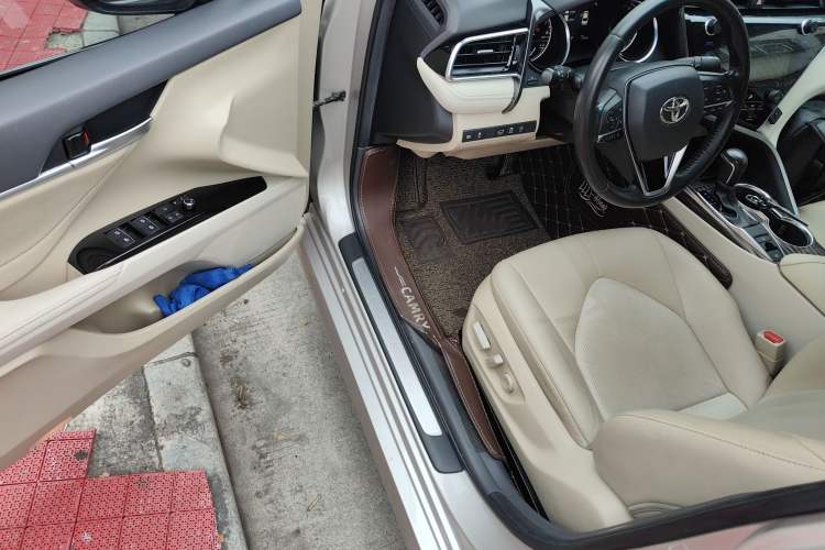 Used Toyota Camry 2019 2.0G Luxury Edition China VI Standard Driver Seat