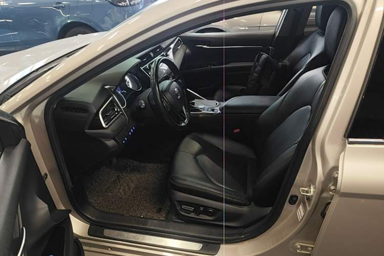 Used Toyota Camry 2019 2.5G Luxury Edition China VI Standard Driver Seat