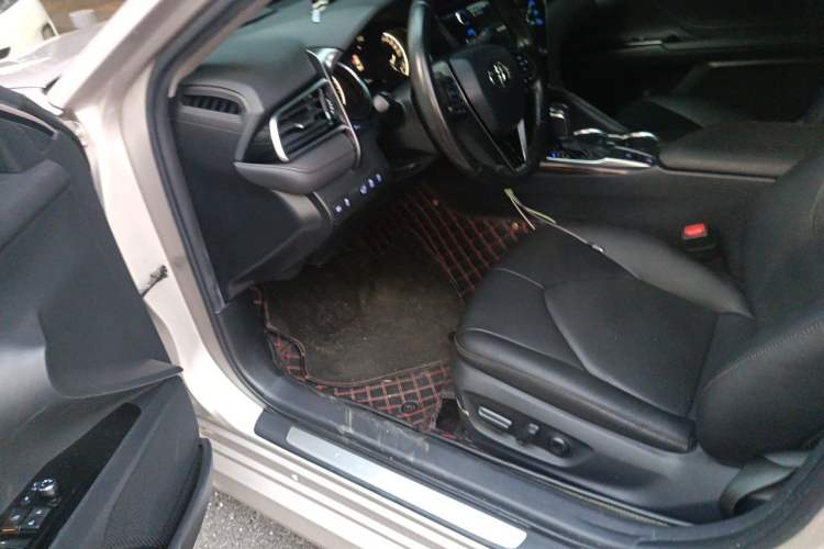 Used Toyota Camry 2019 2.0G Luxury Edition China V Standard Driver Seat