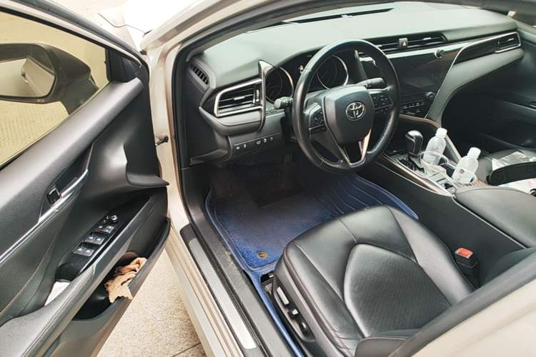 Used Toyota Camry 2019 2.0G Luxury Edition China VI Standard Driver Seat