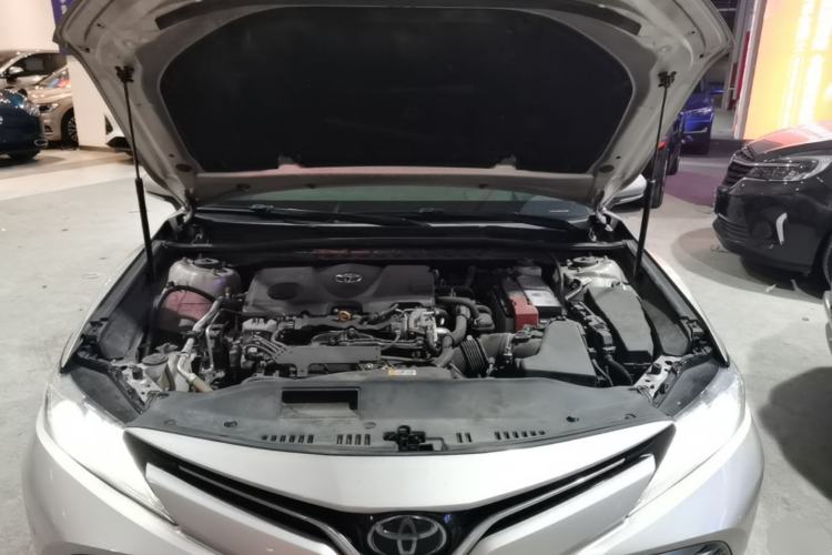 Used Toyota Camry 2019 2.5G Luxury Edition China VI Standard Engine Bay