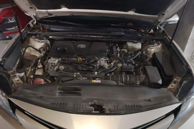 Used Toyota Camry 2019 Dual-Engine 2.5 HG Luxury Edition China VI Standard Engine Bay