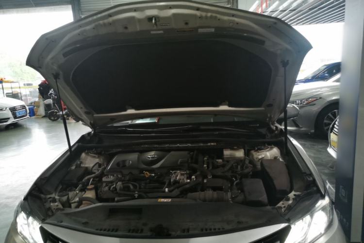 Used Toyota Camry 2019 Dual-Engine 2.5 HG Luxury Edition China VI Standard Engine Bay
