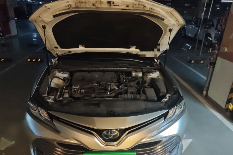 Used Toyota Camry 2019 Dual-Engine 2.5 HG Luxury Edition China V Standard Engine Bay